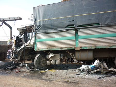 Tai nạn xe khách, hơn 28 người thương vong - 2