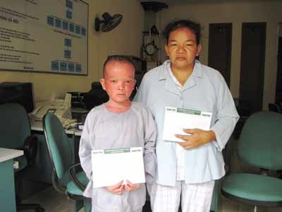 Hi vọng mới cho cậu bé bị bạn bè xa lánh - 1 Hi vọng mới cho cậu bé bị bạn bè xa lánh - 1