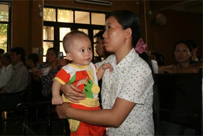 Hung thủ đâm kim khâu lốp “giết trẻ em” lĩnh 12 năm tù - 2 Hung thủ đâm kim khâu lốp “giết trẻ em” lĩnh 12 năm tù - 2