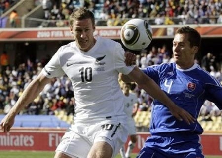 Tuyển thủ New Zealand “bỏ” trăng mật để đá World Cup - 1