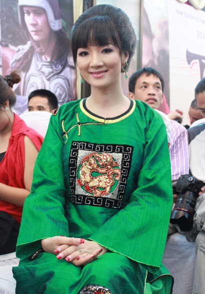 Giáng My sợ nắng nóng Hà Nội - 3 Giáng My sợ nắng nóng Hà Nội - 3