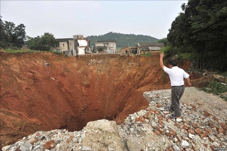 “Hố địa ngục” tấn công Trung Quốc - 4