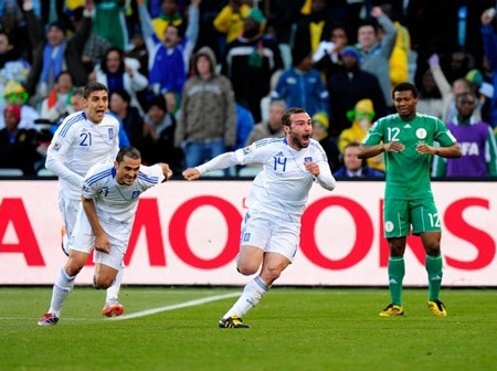 Cựu vương châu Âu hồi sinh bằng trận thắng Nigeria - 3