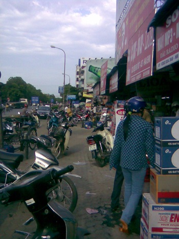 Hoang mang trước thông tin cắt điện nước suốt ba ngày - 1