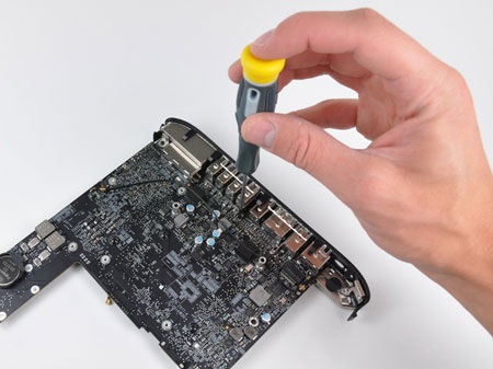 “Mổ xẻ” máy tính Mac mini mới của Apple - 18