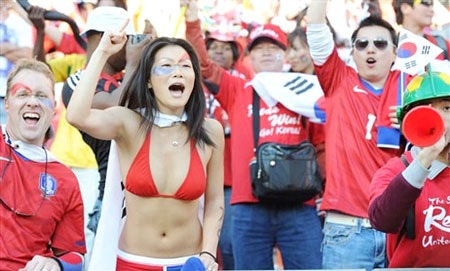 CĐV nữ Hàn Quốc khoe sắc - 10