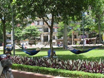 Hoang mang trước thông tin cắt điện nước suốt ba ngày - 6