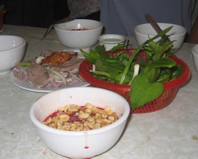 Mắc tả sau ăn cháo thịt băm với tiết lợn - 1 Mắc tả sau ăn cháo thịt băm với tiết lợn - 1