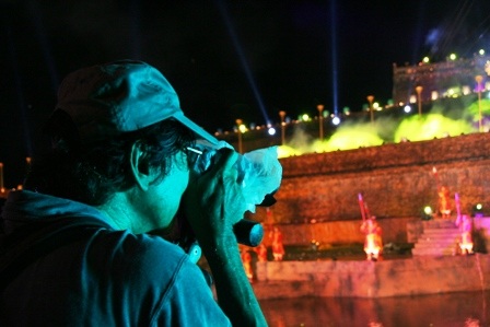 Ngàn lẻ một “dáng” tác nghiệp của nhà báo - 13