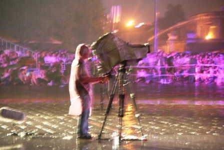 Ngàn lẻ một “dáng” tác nghiệp của nhà báo - 15