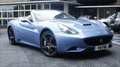 “Chúng tôi không thực sự bán xe, chúng tôi bán giấc mơ” - 2