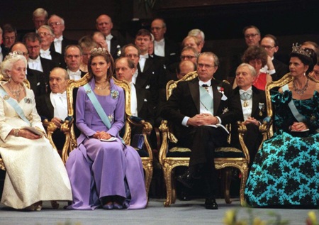 Vẻ đẹp của Nữ hoàng tương lai Thụy Điển qua năm tháng - 9