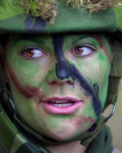 Vẻ đẹp của Nữ hoàng tương lai Thụy Điển qua năm tháng - 11