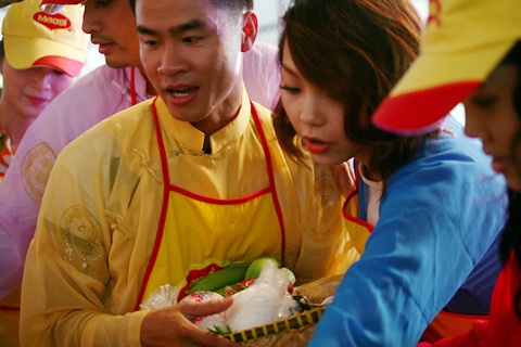 Nhà báo vào bếp cùng nghệ sĩ - 5 Nhà báo vào bếp cùng nghệ sĩ - 5