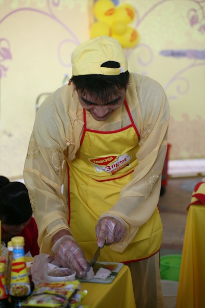 Nhà báo vào bếp cùng nghệ sĩ - 6 Nhà báo vào bếp cùng nghệ sĩ - 6