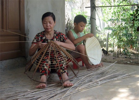 Xin đừng tắt, một ngọn đèn trong bão - 1