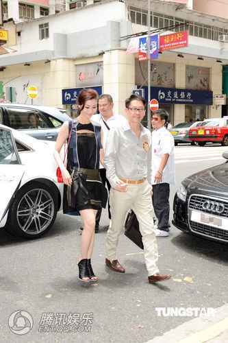 Cựu hoa hậu Hồng Kông đón sinh nhật cùng gia đình chồng - 6