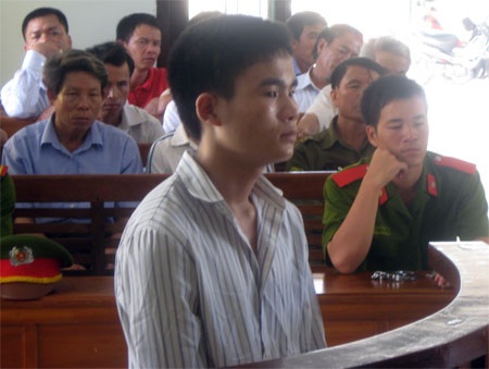 Án tù cho đối tượng đánh công an để giải cứu đồng bọn - 1 Án tù cho đối tượng đánh công an để giải cứu đồng bọn - 1