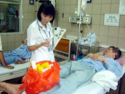 Nghiện rượu đến mức uống cả… cồn - 1 Nghiện rượu đến mức uống cả… cồn - 1