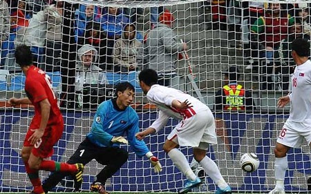 Những khoảnh khắc đáng nhớ lượt trận đêm qua - 9 Những khoảnh khắc đáng nhớ lượt trận đêm qua - 9