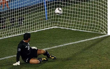 Những khoảnh khắc đáng nhớ lượt trận đêm qua - 16 Những khoảnh khắc đáng nhớ lượt trận đêm qua - 16