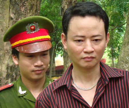 “Đầm lầy bạc” - thế giới của đồng tiền tội lỗi - 1 “Đầm lầy bạc” - thế giới của đồng tiền tội lỗi - 1