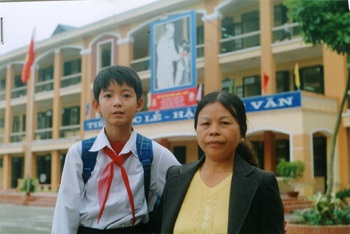 Lòng nhân ái của bà giáo Sang - 1 Lòng nhân ái của bà giáo Sang - 1