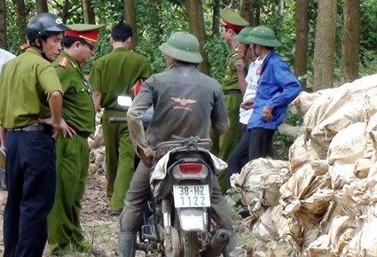 Thu giữ 30 tấn quặng mangan khai thác chui - 1