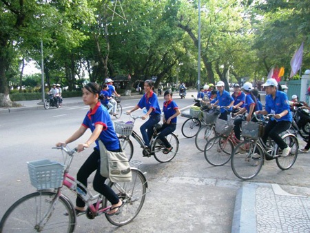 Huế: 600 đoàn viên tình nguyện ra quân tiếp sức mùa thi - 2 Huế: 600 đoàn viên tình nguyện ra quân tiếp sức mùa thi - 2