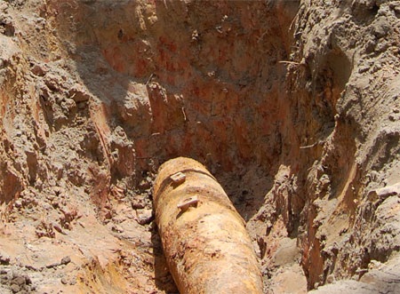 Phát hiện quả bom sắp phát nổ tại Hà Nội - 1