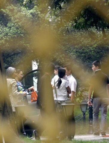 Trương Bá Chi “túc tắc” trở lại làng giải trí  - 2