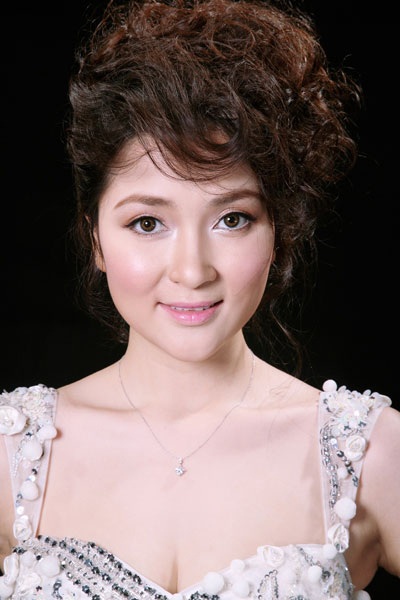 Nguyễn Thị Huyền trước tin đồn ly hôn... - 1