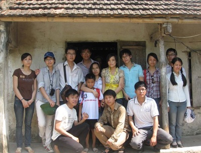 Quà bạn đọc trở lại với "bé lớp 3 khất thực...  - 3