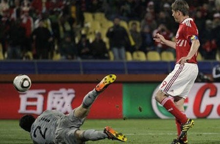 Đả bại “lính chì”  Đan Mạch, Nhật Bản giành vé đi tiếp đầy thuyết phục - 2