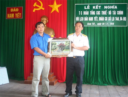 Xúc động “Nghĩa tình biên giới, hải đảo” - 2 Xúc động “Nghĩa tình biên giới, hải đảo” - 2