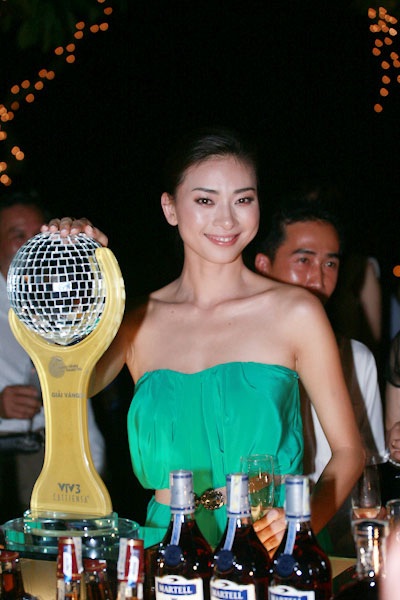 “Nữ hoàng khiêu vũ” Ngô Thanh Vân mở tiệc ăn mừng - 2 “Nữ hoàng khiêu vũ” Ngô Thanh Vân mở tiệc ăn mừng - 2