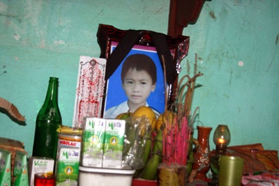 Chưa vơi nỗi đau mất con đã lo không còn nhà để ở - 1