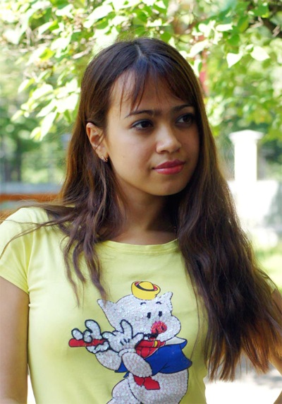 Lộ diện người đẹp Việt tại SNG - 3