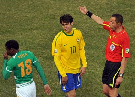 Những sai lầm của trọng tài tại World Cup 2010 - 1 Những sai lầm của trọng tài tại World Cup 2010 - 1