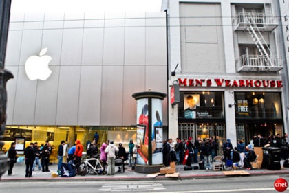 Apple bán 1,5 triệu iPhone 4 trong ngày đầu tiên ra mắt - 1 Apple bán 1,5 triệu iPhone 4 trong ngày đầu tiên ra mắt - 1