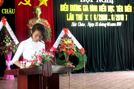 Cô bé mồ côi mê học Lịch sử - 1 Cô bé mồ côi mê học Lịch sử - 1