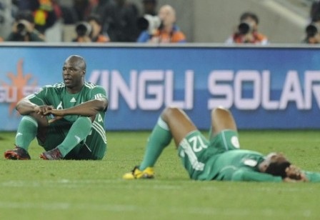 Thất bại tại World Cup, Tổng thống Nigeria giải tán ĐTQG - 1 Thất bại tại World Cup, Tổng thống Nigeria giải tán ĐTQG - 1