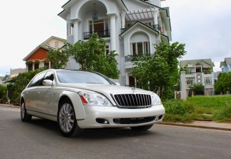 Ngắm chiếc Maybach 62S đặc biệt tại Việt Nam - 2 Ngắm chiếc Maybach 62S đặc biệt tại Việt Nam - 2
