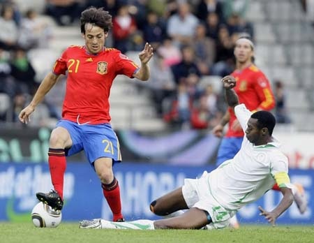 David Silva chính thức cập bến Man City - 1 David Silva chính thức cập bến Man City - 1