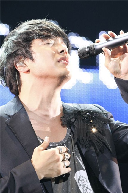 Xem lại những bức hình của tài tử đoản mệnh Park Yong Ha - 25 Xem lại những bức hình của tài tử đoản mệnh Park Yong Ha - 25