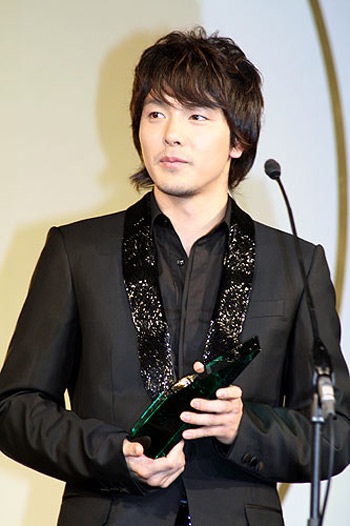 Xem lại những bức hình của tài tử đoản mệnh Park Yong Ha - 26 Xem lại những bức hình của tài tử đoản mệnh Park Yong Ha - 26