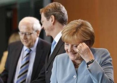 Chùm tin vắn qua ảnh  - 2