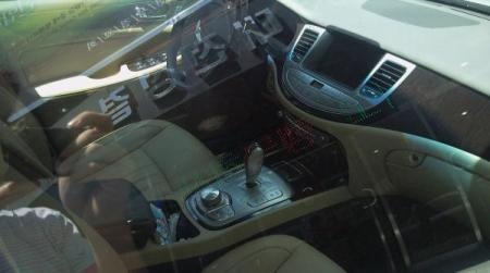 Hyundai Genesis bản 2011 dùng cần số giống BMW - 5 Hyundai Genesis bản 2011 dùng cần số giống BMW - 5