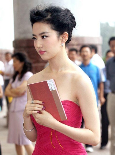 Lưu Diệc Phi: Váy hồng xinh xắn! - 6 Lưu Diệc Phi: Váy hồng xinh xắn! - 6