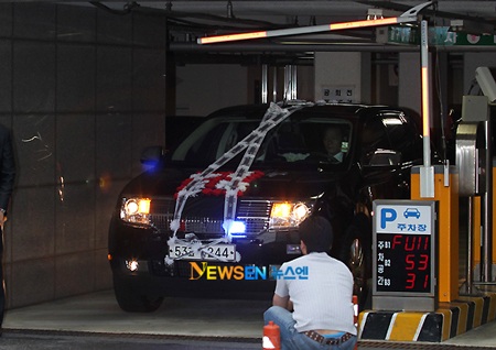 Bạn bè đưa tiễn Park Yong Ha về nơi an nghỉ cuối cùng - 29